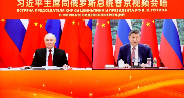 شي يدعو الصين وروسيا إلى تعزيز العلاقات والعمل من أجل الاستقرار الاستراتيجي العالمي